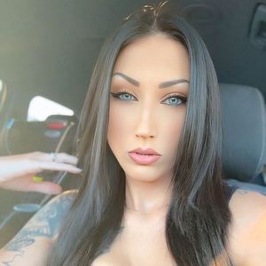 Meet your Posher, Leyla